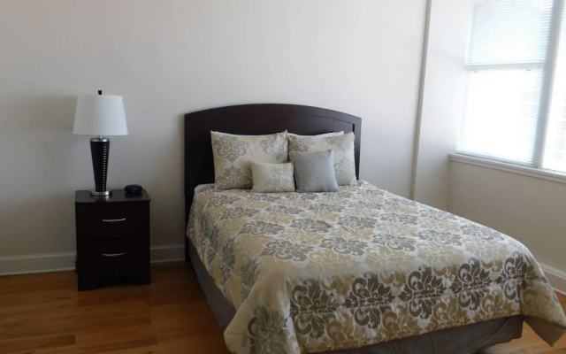 photo 2 of The Suite Life at 925