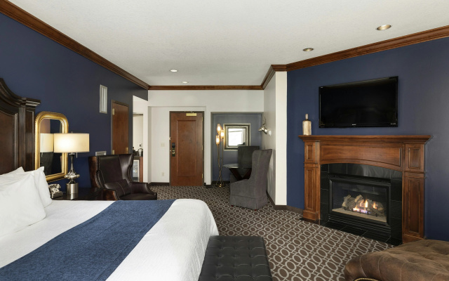 photo 5 of Des Lux Hotel