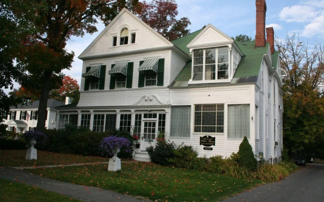 photo 3 of The Summer White House
