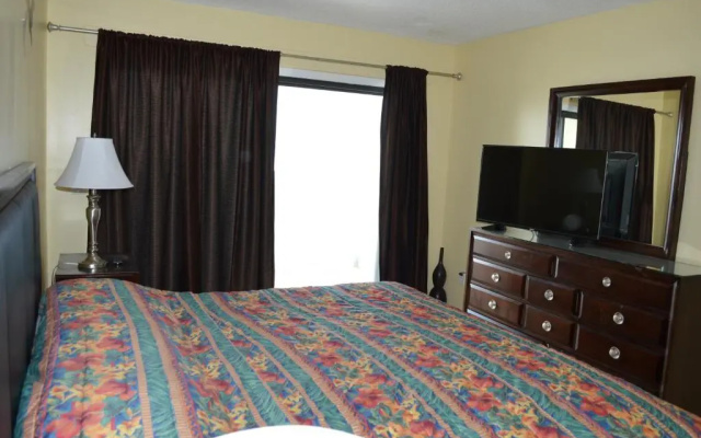 photo 3 of The Summit Condominiums