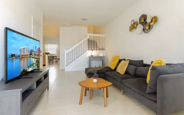photo 2 of The Sunnyside Glamorous Home 4BR New MIA