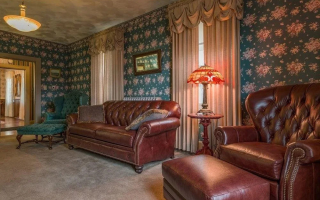photo 4 of The Swan House