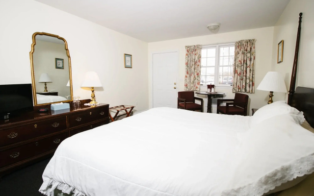 photo 2 of The Taber Inne & Suites