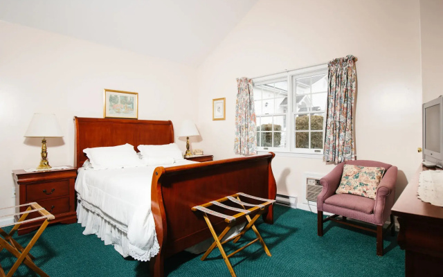 photo 4 of The Taber Inne & Suites