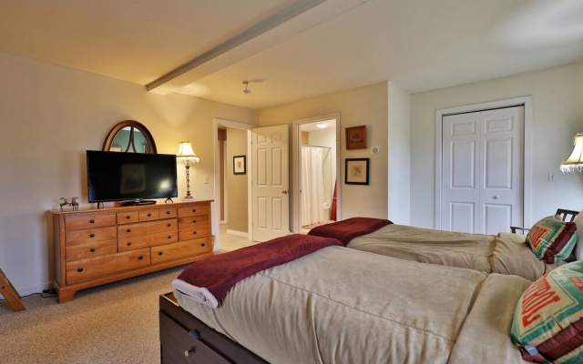 photo 5 of The Tanglewood Lodge: Amazing Ski Home For Groups. Hot Tub. Close To Killington Resort! 4 Bedroom Home
