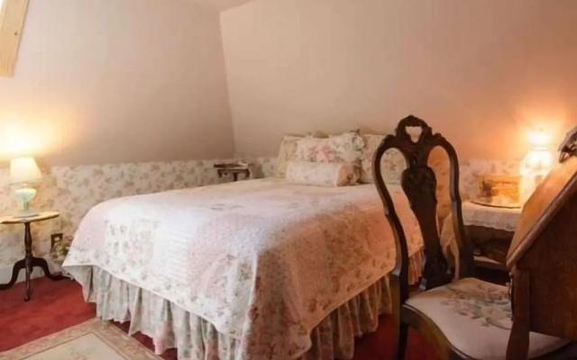 photo 3 of The Tea Rose Inn at Plymouth
