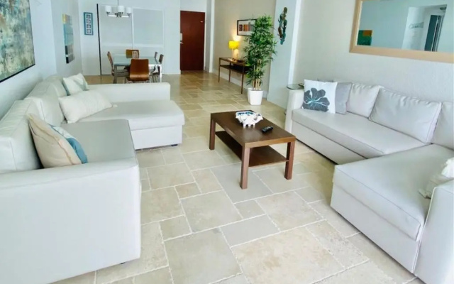 photo 5 of The Tides Condo On Hollywood