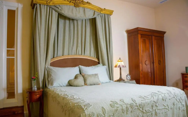 photo 4 of The Towers Bed & Breakfast