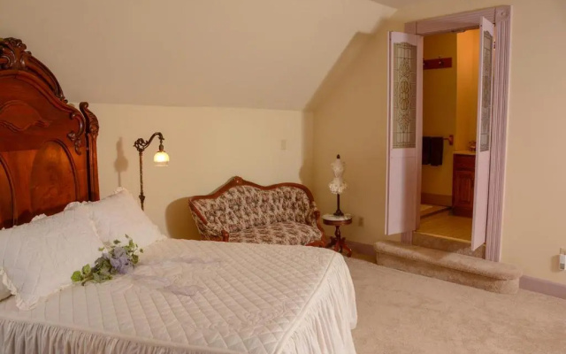 photo 5 of The Towers Bed & Breakfast