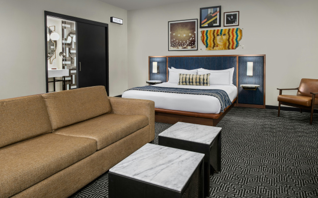 photo 5 of The Troubadour Hotel New Orleans