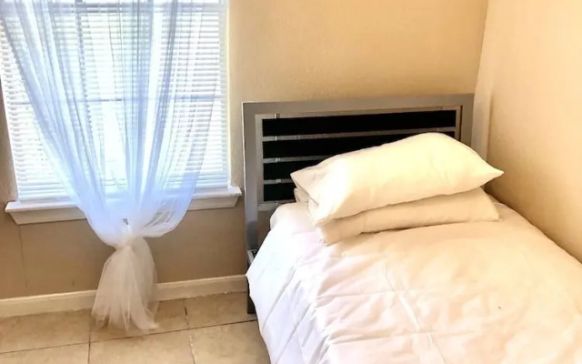 photo 5 of The Ugly House