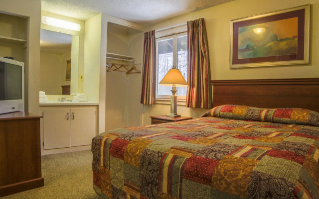 photo 4 of The Upper Pass Lodge at Magic Mountain