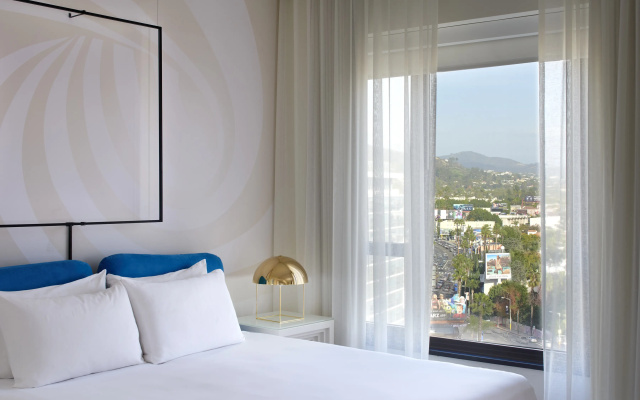 photo 3 of The Valorian Los Angeles Hotel