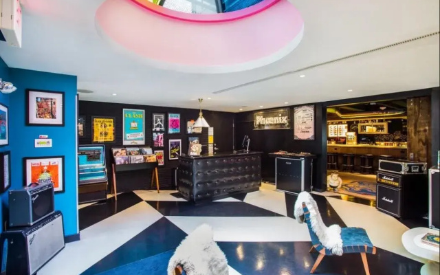 photo 2 of The Verb Hotel