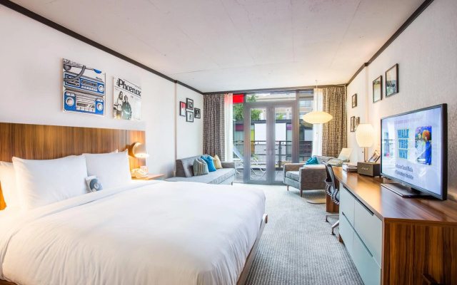 photo 3 of The Verb Hotel