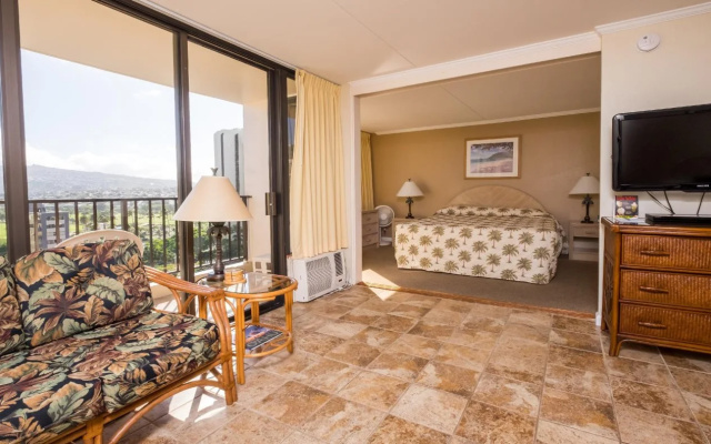 photo 4 of Waikiki Banyan Condo Located One Block From Waikiki Beach!