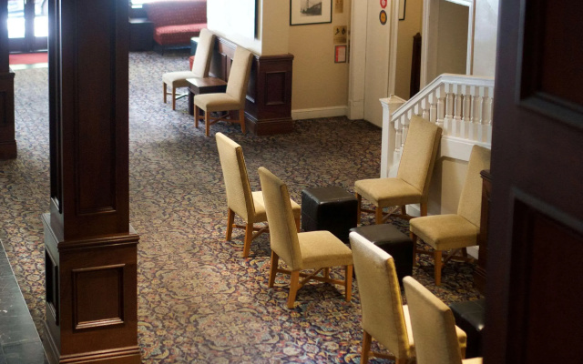 photo 2 of Washington Inn