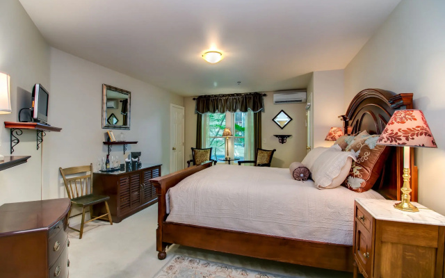 photo 3 of Winchester Inn