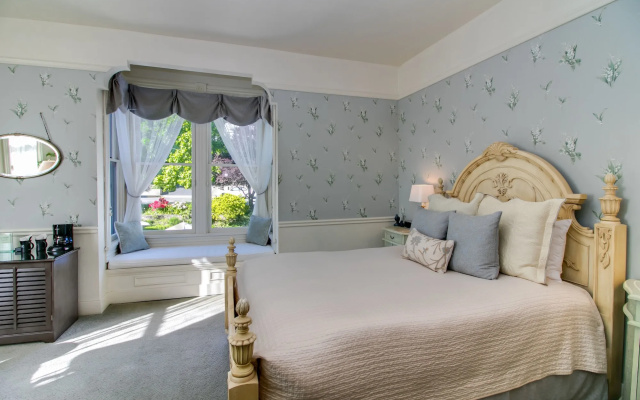 photo 4 of Winchester Inn