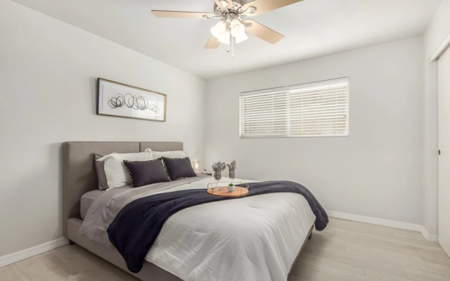 photo 5 of Thomas N6 Phoenix 2 Bedroom Condo by Redawning