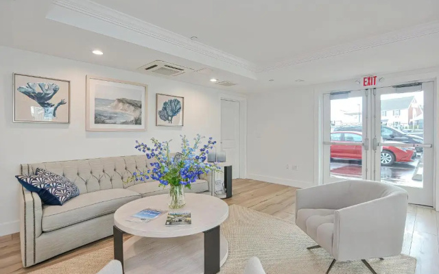 photo 2 of Thomas Sea Suites at Harbourtown