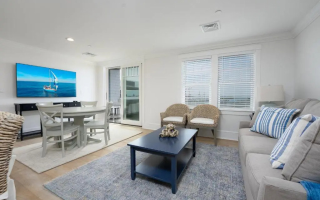 photo 3 of Thomas Sea Suites at Harbourtown