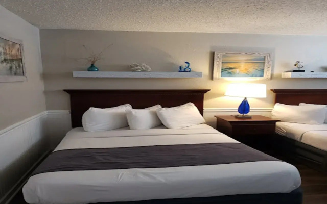 photo 2 of Thunderbird Beach Resort