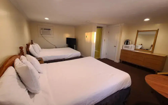 photo 5 of The Tides Motel