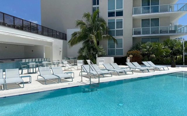 photo 3 of Tiffany House Condominium