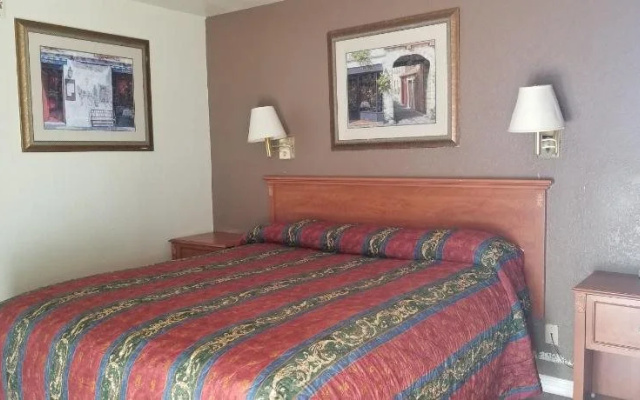photo 5 of Tiffany Inn Corona
