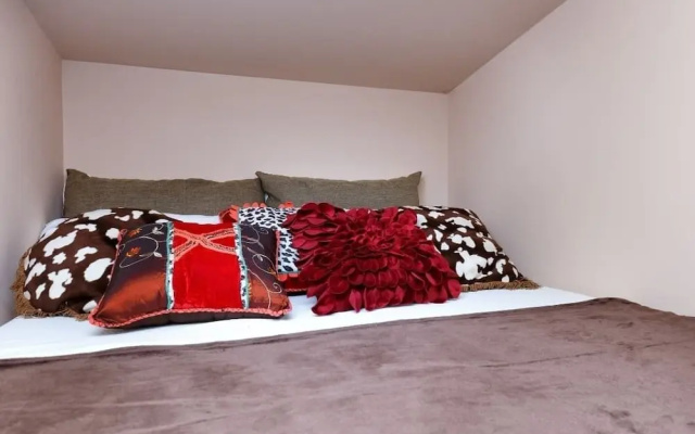 photo 2 of Tiki Hut Love Shack Venice Beach - Studio Br Apts