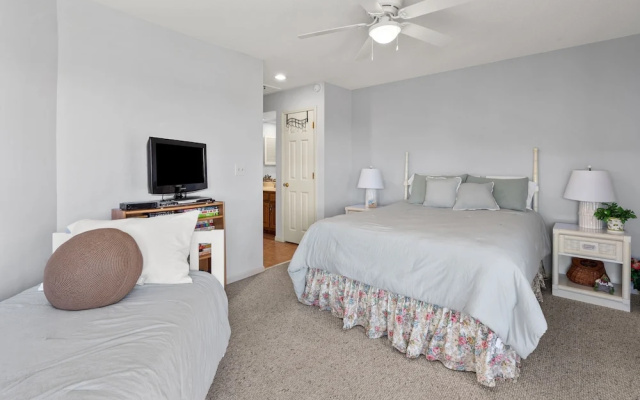 photo 2 of Tilghman Lakes D4 2 Bedroom Condo by RedAwning