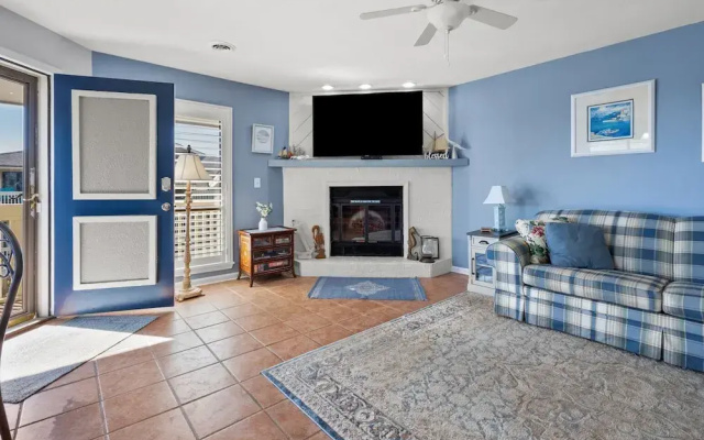 photo 4 of Tilghman Lakes D4 2 Bedroom Condo by RedAwning