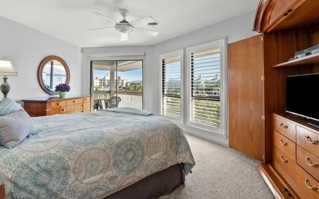 photo 5 of Tilghman Lakes D4 2 Bedroom Condo by RedAwning