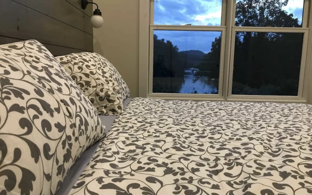 photo 4 of Time Flies on the River 1 Bedroom 1 Bathroom Cabin