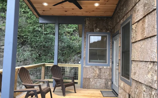 photo 5 of Time Flies on the River 1 Bedroom 1 Bathroom Cabin