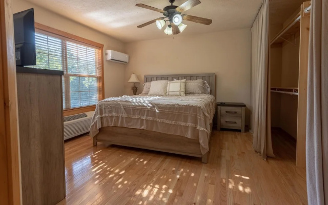 photo 3 of Tin Cup - 1 Br Cabin