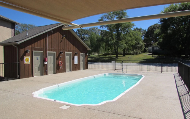photo 3 of Lower Level Vacation Condo B-1 on Table Rock Lake by RedAwning