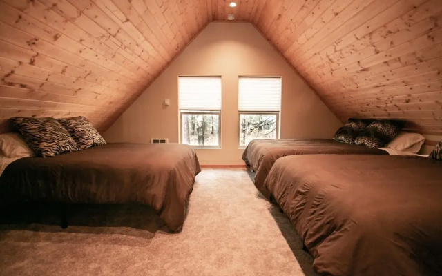 photo 4 of Tivoli Chalet Apartment 3 NW Comfy Cabins
