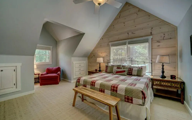 photo 3 of Toccoa Lookout Cottage by Escape to Blue Ridge