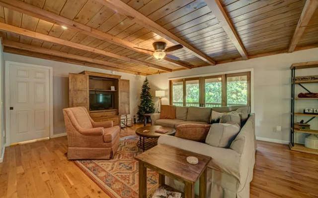 photo 4 of Toccoa Lookout Cottage by Escape to Blue Ridge