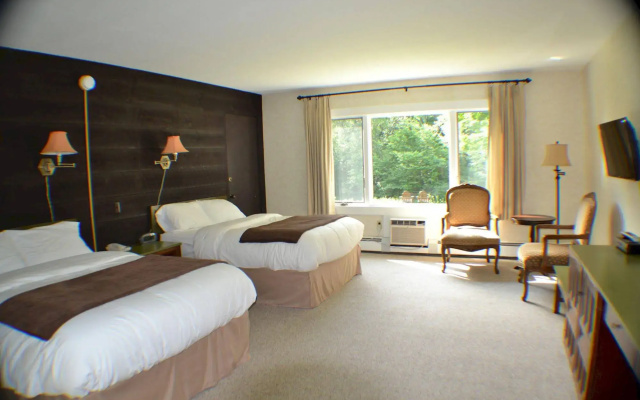 photo 3 of Toll Road Inn