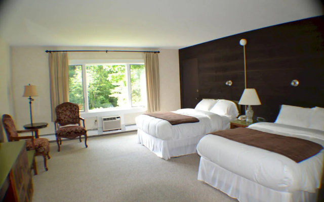 photo 4 of Toll Road Inn