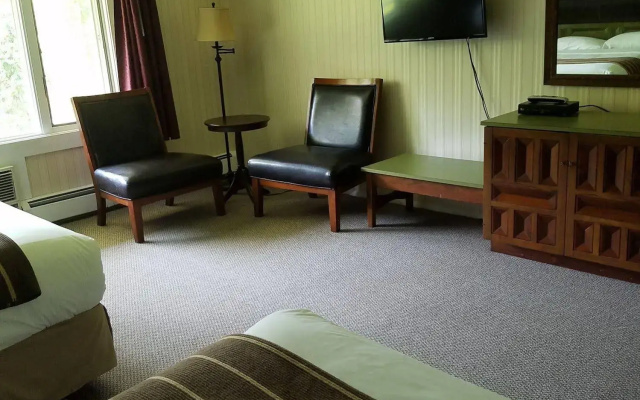 photo 5 of Toll Road Inn