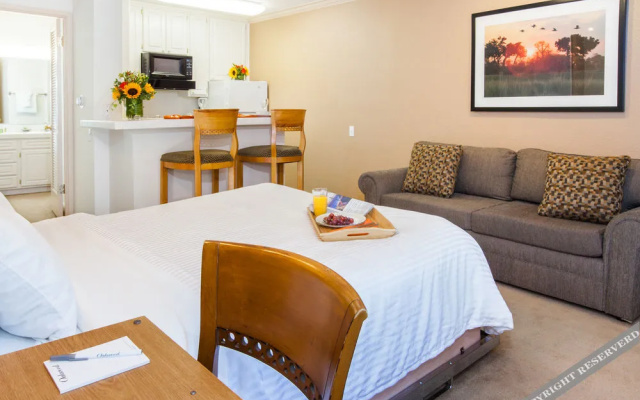 photo 2 of Toluca Hills Apartments By Avalon
