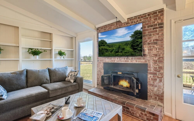 photo 2 of NEW- Family Friendly Ranch Home Near Nashville! (TA)