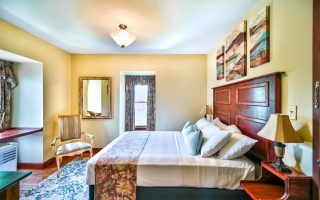 photo 2 of Tom Quick Inn