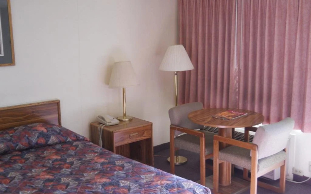 photo 4 of Tomahawk Lodge