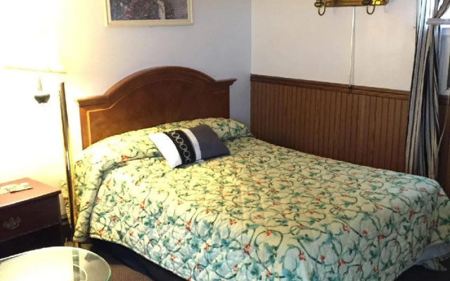 photo 3 of Tompkin's Motel