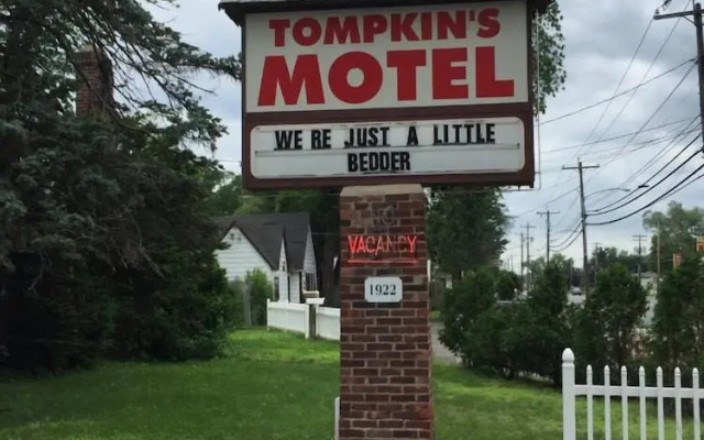 photo 5 of Tompkin's Motel